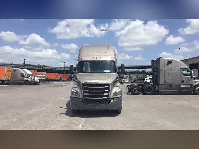 2025 Freightliner Cascadia 126
