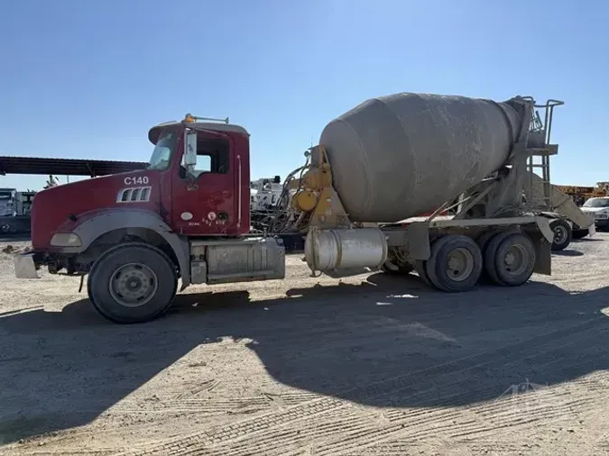 2012 MACK GRANITE GU813