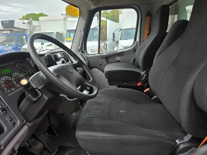 2019 FREIGHTLINER/MERCEDES M2 106