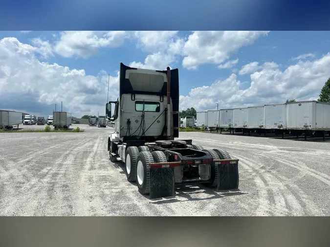 2016 Volvo VNL300