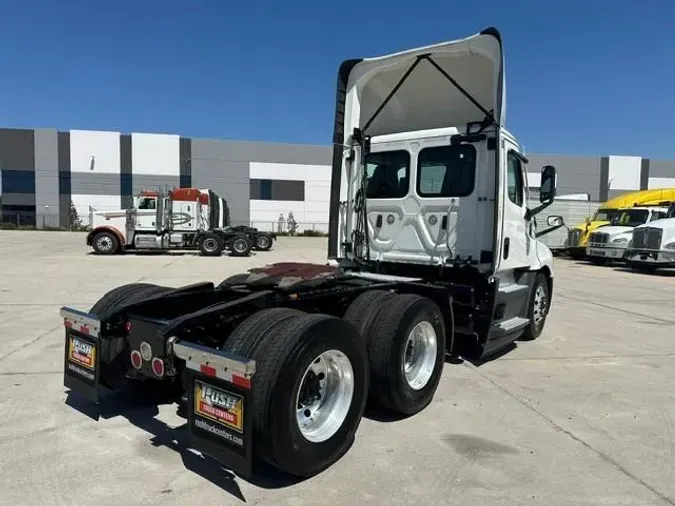 2021 Freightliner Cascadia3be48e2d420ec9b791b3477c2a39c579