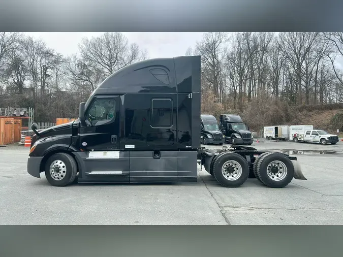 2023 Freightliner Cascadia 126