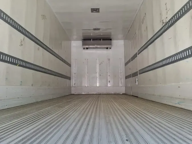 2019 FREIGHTLINER/MERCEDES M2 106