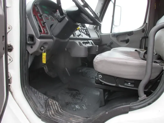 2017 FREIGHTLINER M2 CREW CAB