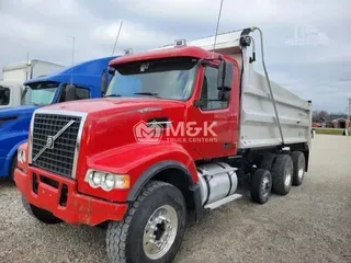 2006 VOLVO VHD64F200