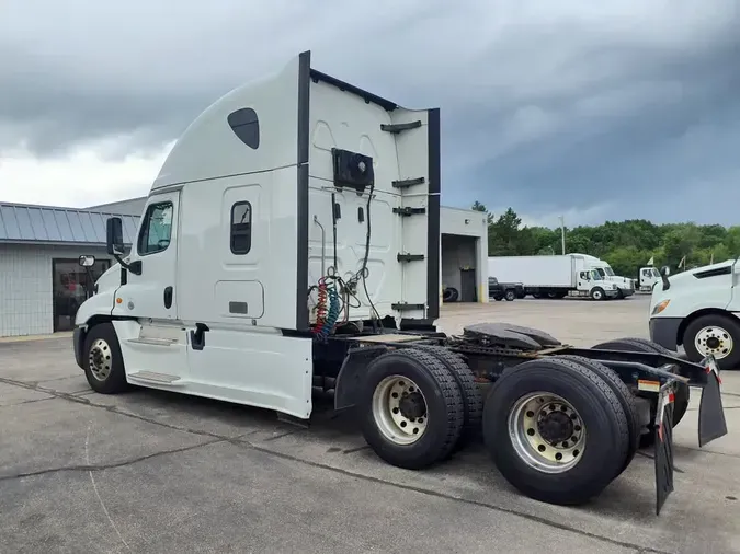 2019 FREIGHTLINER CASCADIA 125