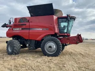 2016 Case IH AF8240