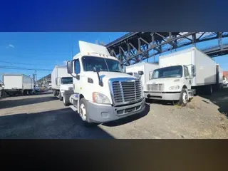 2015 FREIGHTLINER/MERCEDES CASCADIA 113