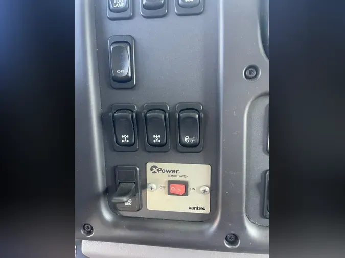 2020 FREIGHTLINER/MERCEDES M2 106