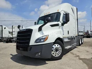 2021 FREIGHTLINER CASCADIA CA126