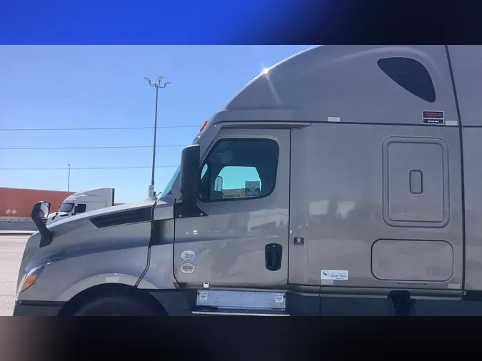 2025 Freightliner Cascadia 126
