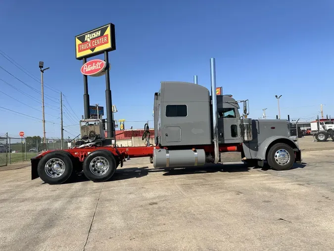 2023 Peterbilt 389