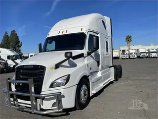 2019 FREIGHTLINER CASCADIA 126