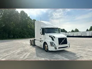 2016 Volvo VNL 740