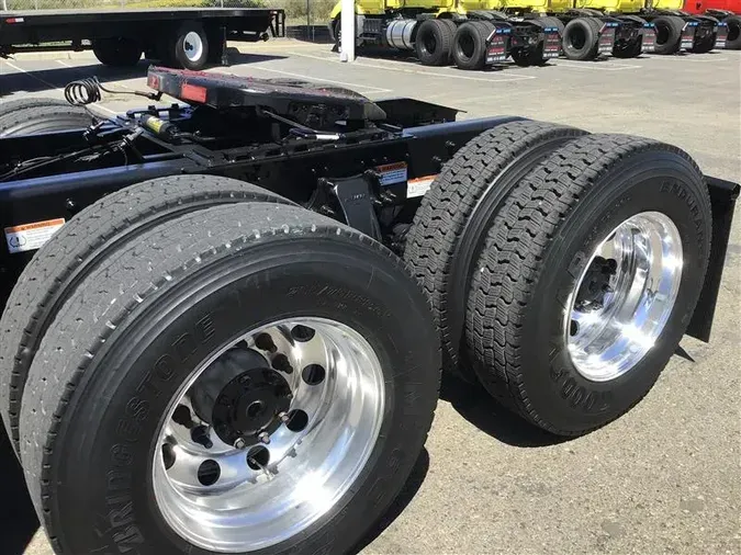 2022 FREIGHTLINER CA126