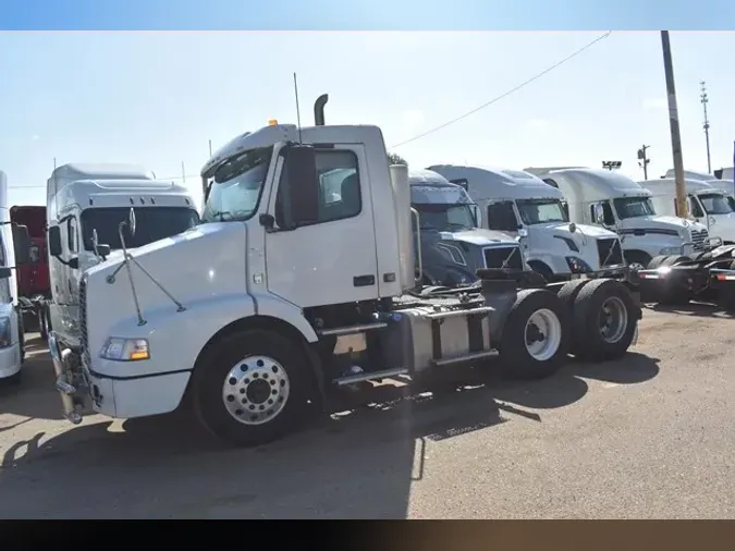 2014 VOLVO VNM64T2003c0a903d2e45719b55f9f63bd365e7bf