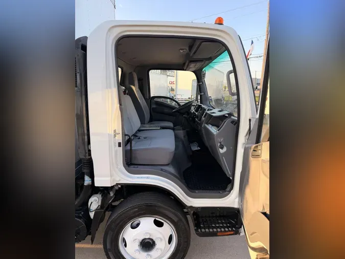 2022 Isuzu NRR3c0e474394b40f3c7b3a1dfe839d66f7