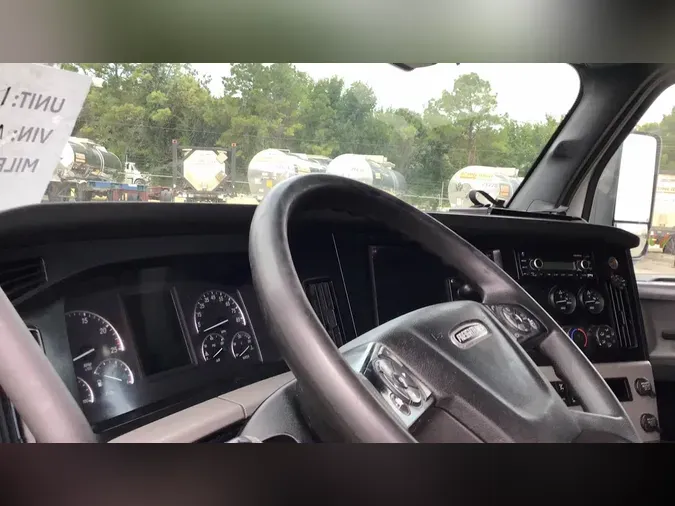 2021 Freightliner Cascadia 126