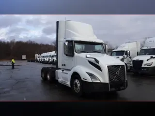 2019 Volvo VNL300