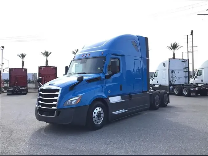 2021 FREIGHTLINER CA126