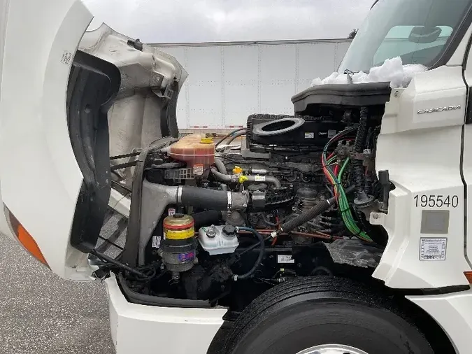 2018 Freightliner T12664ST