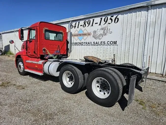 2001 MACK VISION CX613