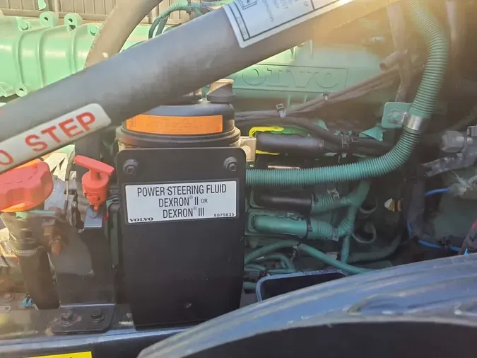 2019 VOLVO VNL64T-300