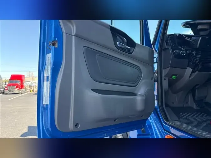 2020 INTERNATIONAL LT