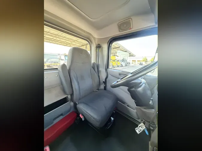 2021 Peterbilt 348