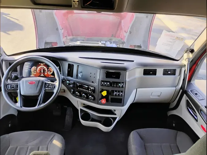 2022 Peterbilt 579