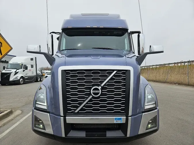 2025 VOLVO VNL64T860