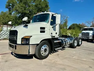 2022 MACK AN64T