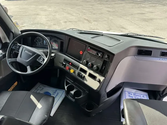 2019 FREIGHTLINER CASCADIA 126