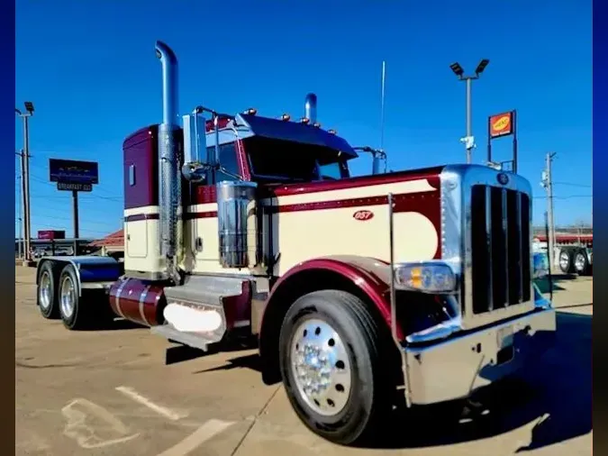 2023 Peterbilt 389