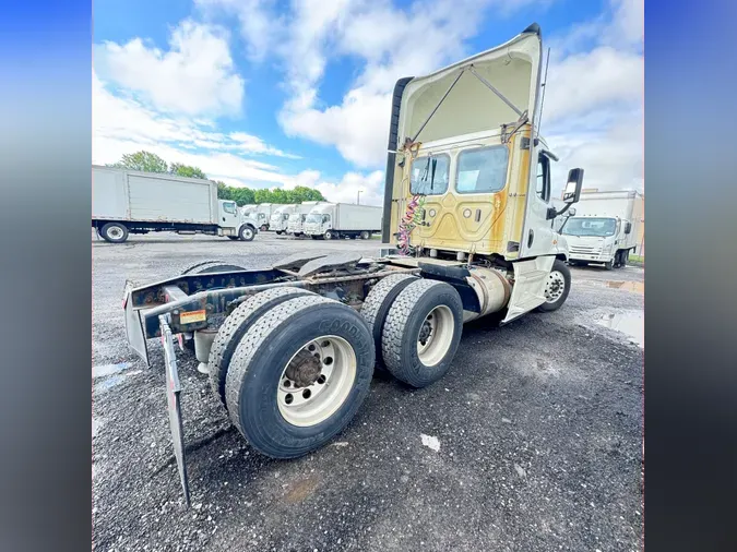 2019 FREIGHTLINER/MERCEDES CASCADIA 125