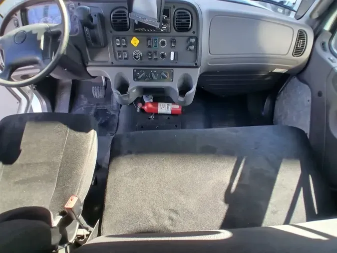 2019 FREIGHTLINER/MERCEDES M2 106