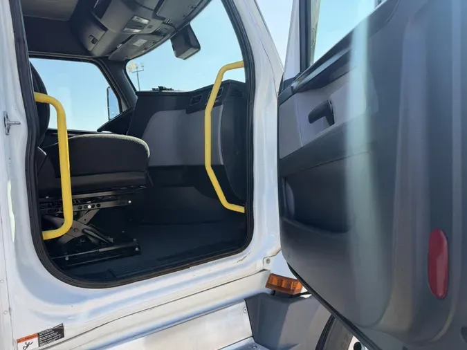 2022 Freightliner Cascadia