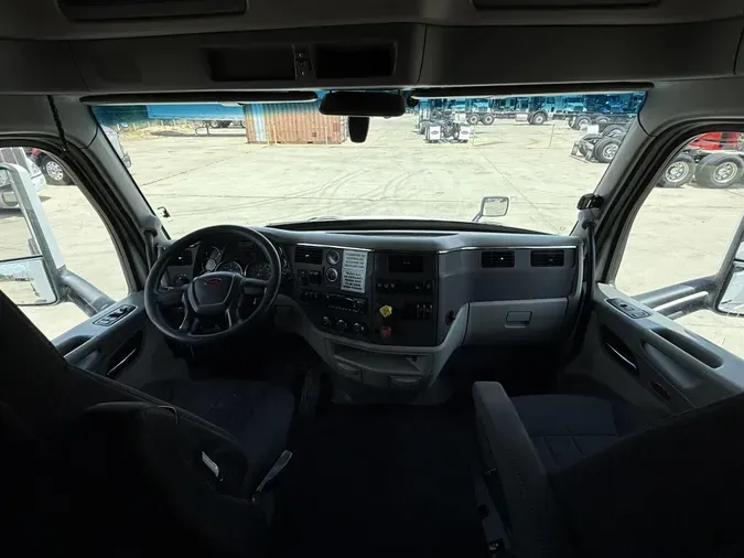 2022 Peterbilt 579