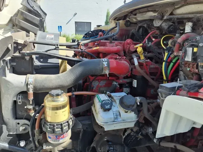 2019 FREIGHTLINER M2 106