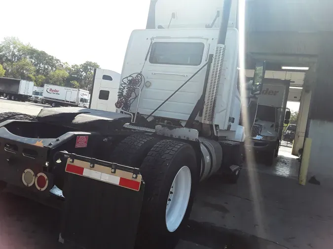 2016 VOLVO VNL42TRACTOR