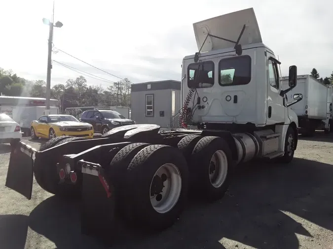 2022 FREIGHTLINER/MERCEDES NEW CASCADIA PX126643c375c2f9e8e809a661a1d651d1288a0