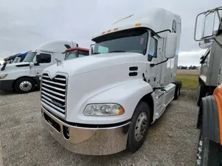 2018 MACK CXU613