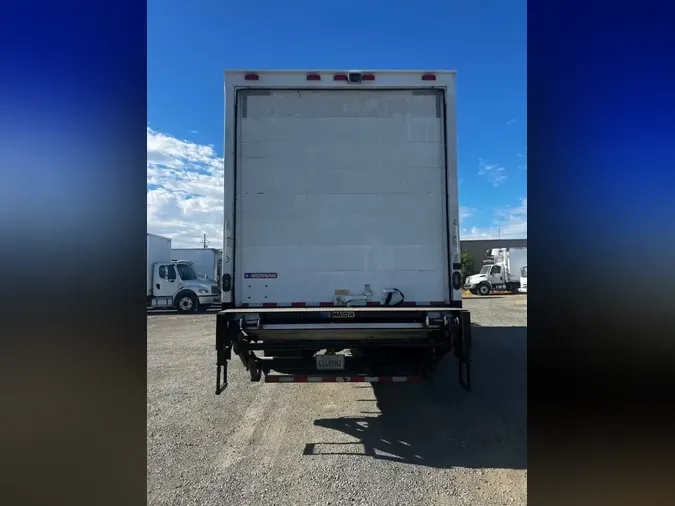 2018 FREIGHTLINER M2 106