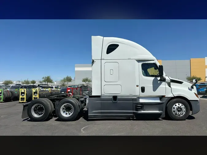 2024 Freightliner Cascadia 126