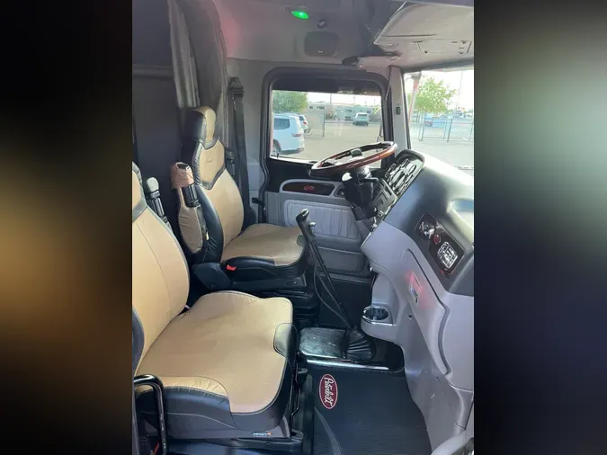2020 Peterbilt 389