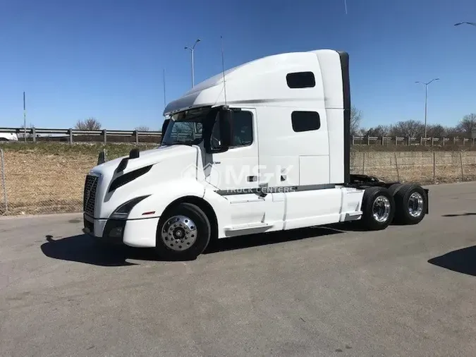 2020 VOLVO VNL64T760