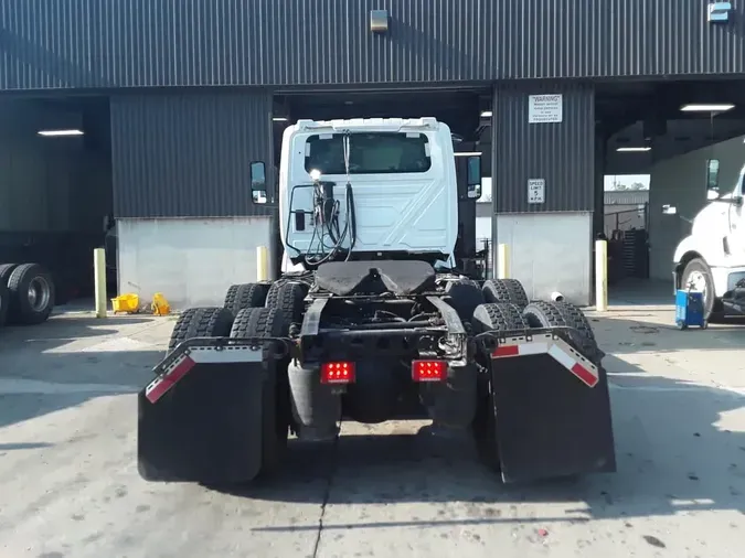 2018 NAVISTAR INTERNATIONAL LT625 DAYCAB T/A