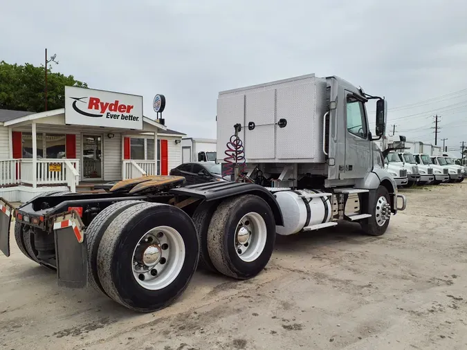 2018 VOLVO VNL64TRACTOR