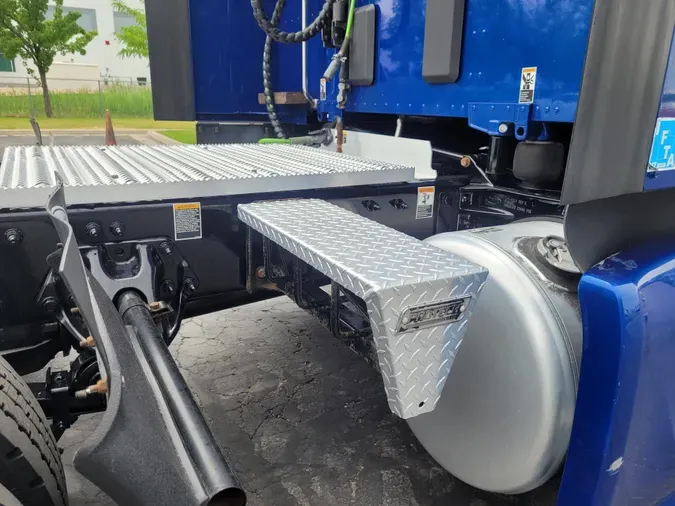 2023 Peterbilt 579