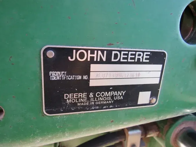 2010 John Deere 7130